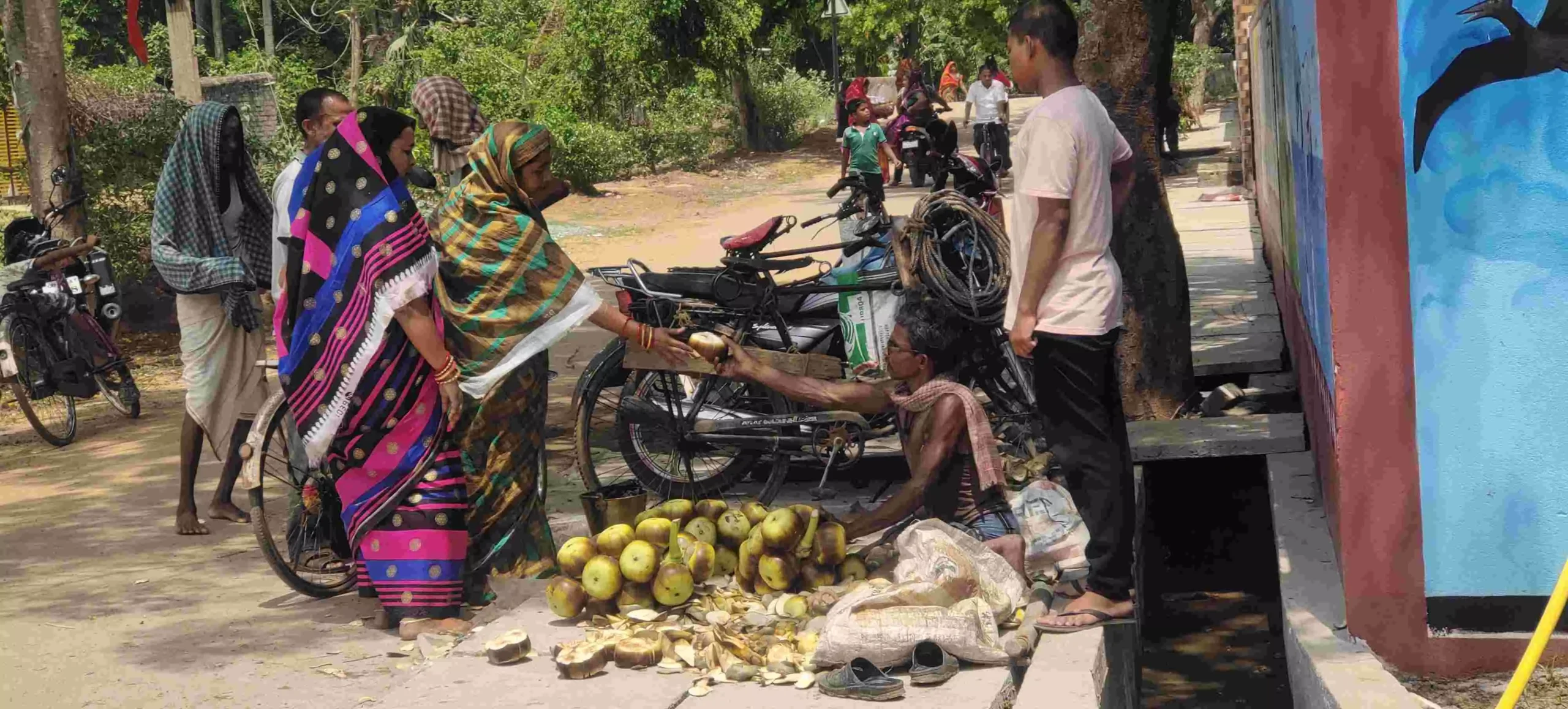 To make hay while the sun shines, fruit vendors have strategically placed ice apples at busy roads and market places to quench the thirst of passerby people. 