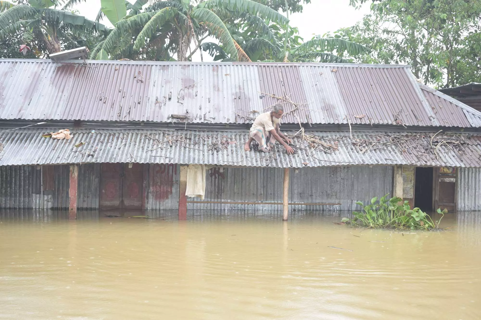 Niaz Alis house is still about four feet under water.