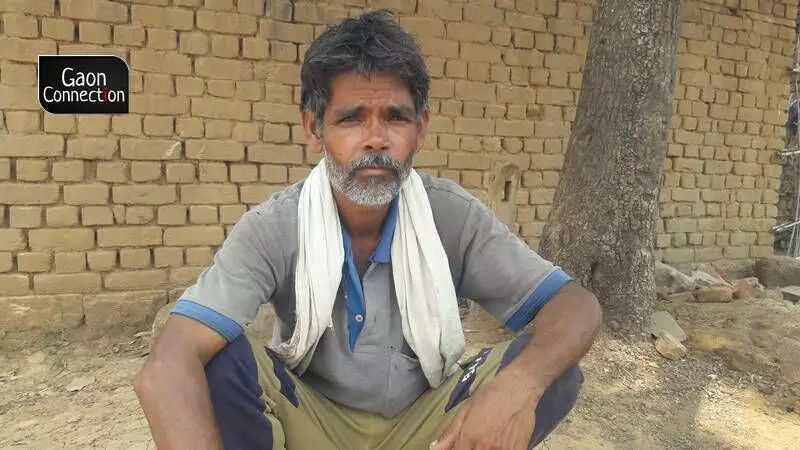 Unlike Gaud, his neighbour Sonelal Patel has an old well near his field from which he daily fetches thousands of litres of water to keep his paddy saplings from drying off.