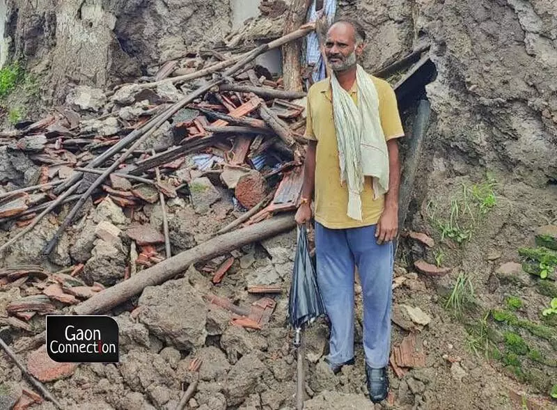 At least five districts in Madhya Pradesh faced massive floods that inundated more than a thousand villages and at least five deaths have been recorded by the state government so far. 