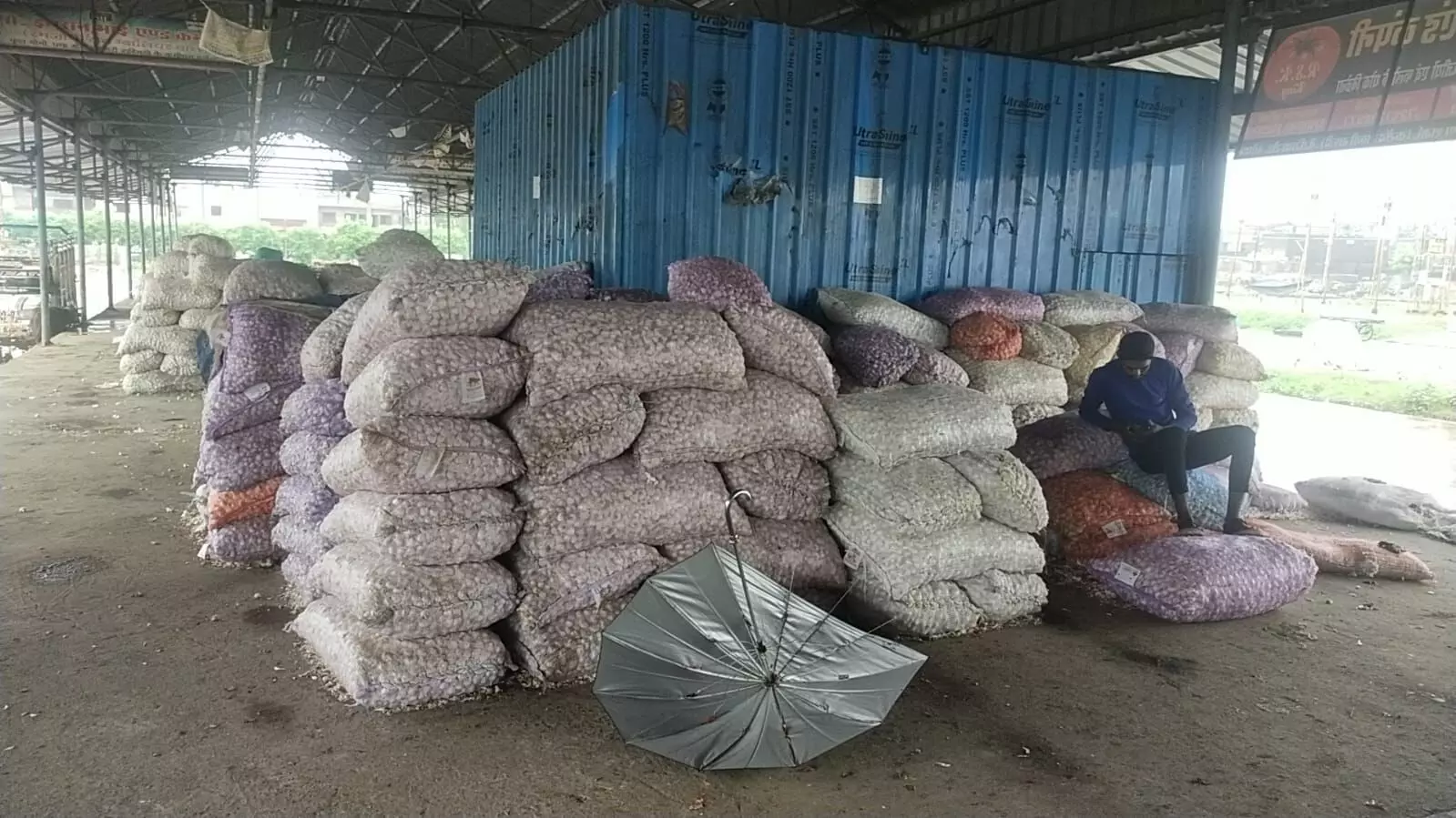 Wholesale traders in the garlic market at Sehore are also complaining of increased tax on garlic.