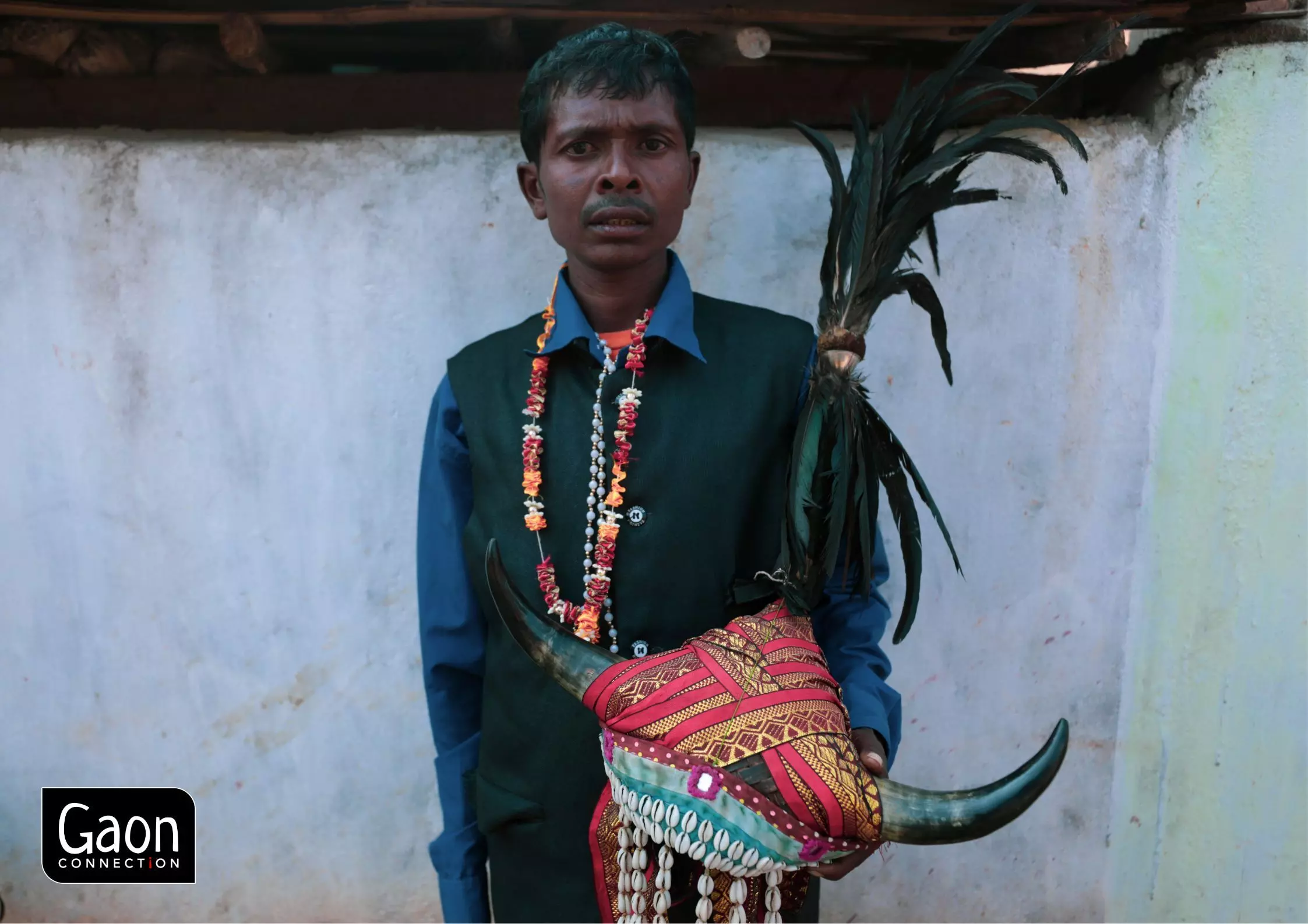 The importance of the headdress in the Bison Horn Maria tribe can be gauged by the fact that it is passed down from father to son.