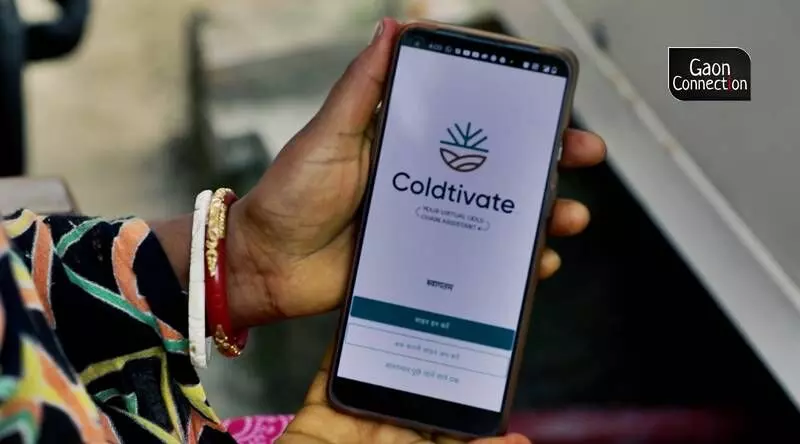 The Coldtivate app helps cold room operators and users through two key features: it digitalises the check-in and check-out of crates, and predicts the remaining shelf-life of the stored crops based on real-time sensor data