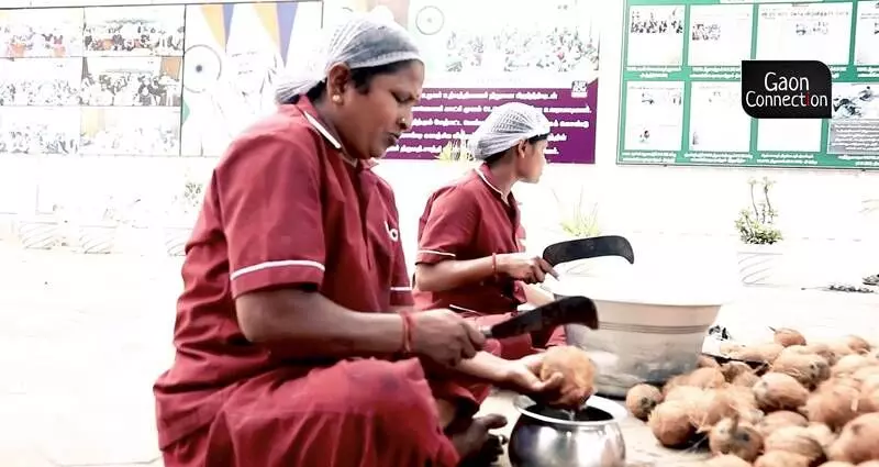  At the FPO premises, on one side is a hall where a full-fledged oil extraction unit has been set up with the support of the Department of Agricultural Engineering, where oil is extracted by the women.