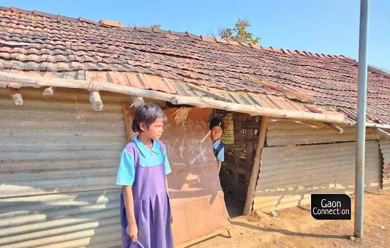 Tukaram Pawra, headmaster of a Jeevan Shala in Jeevan Nagar village in Shahada town, told Gaon Connection that fairs are organised once in a year for the rural kids to learn about the world outside their villages.