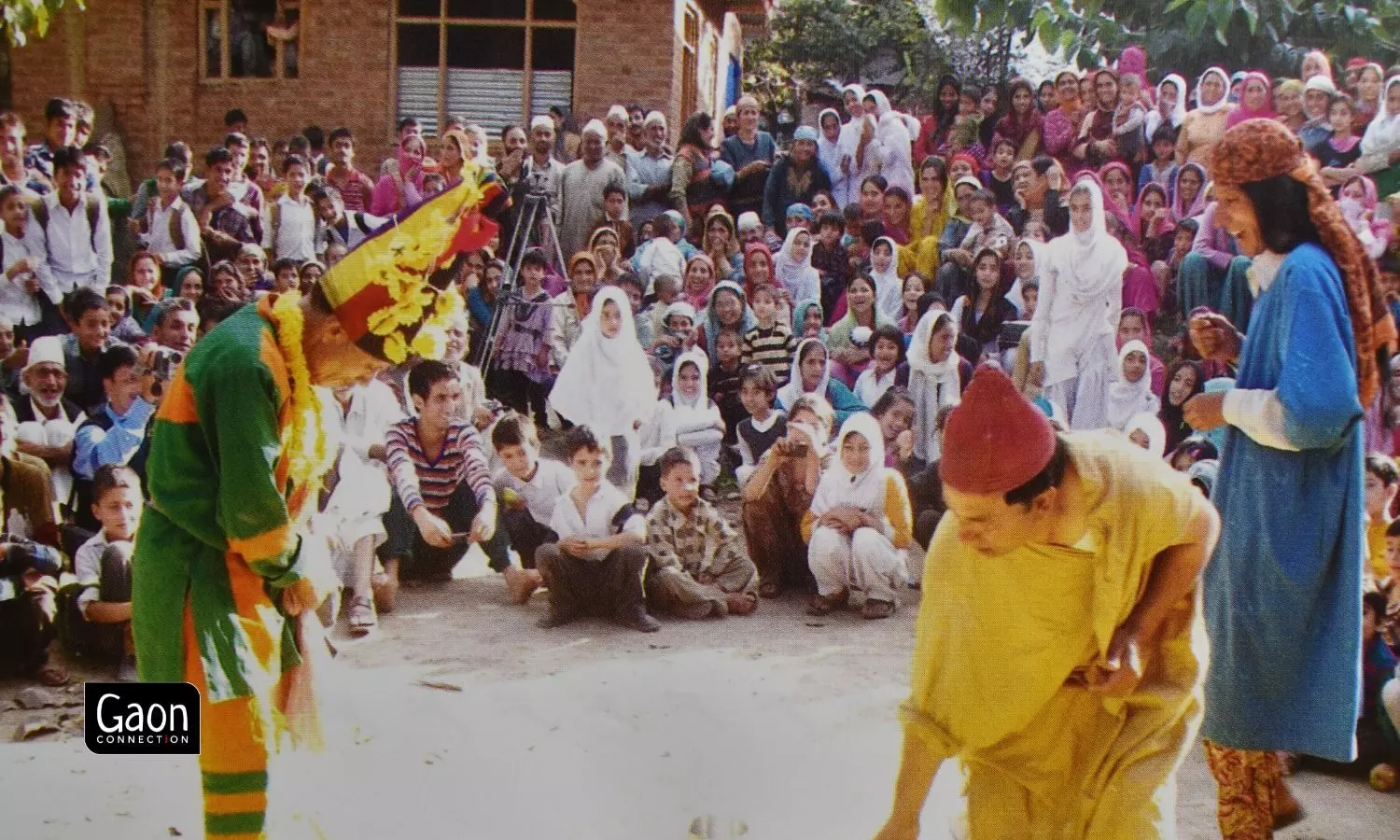 While earlier the Bhand performed at Buddhist monasteries and temples, it is now restricted to Islamic shrines.