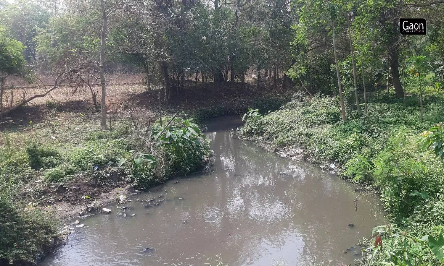 Though there are two rivers that flow near Bara Gobindur, Gadhda and adjacent villages, the waters of Mahadev Nala and Lovbhanga Nala rivers are not fit to use.