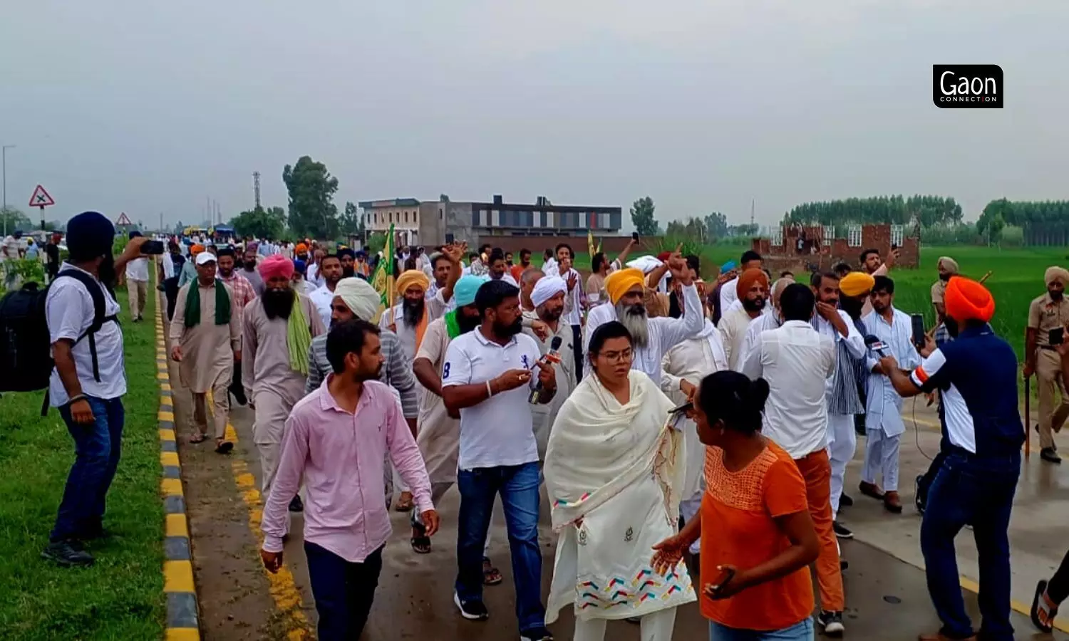 Protesting farmers have started their padyatra to Chandigarh from Ambala, about 60 kilometres away. 