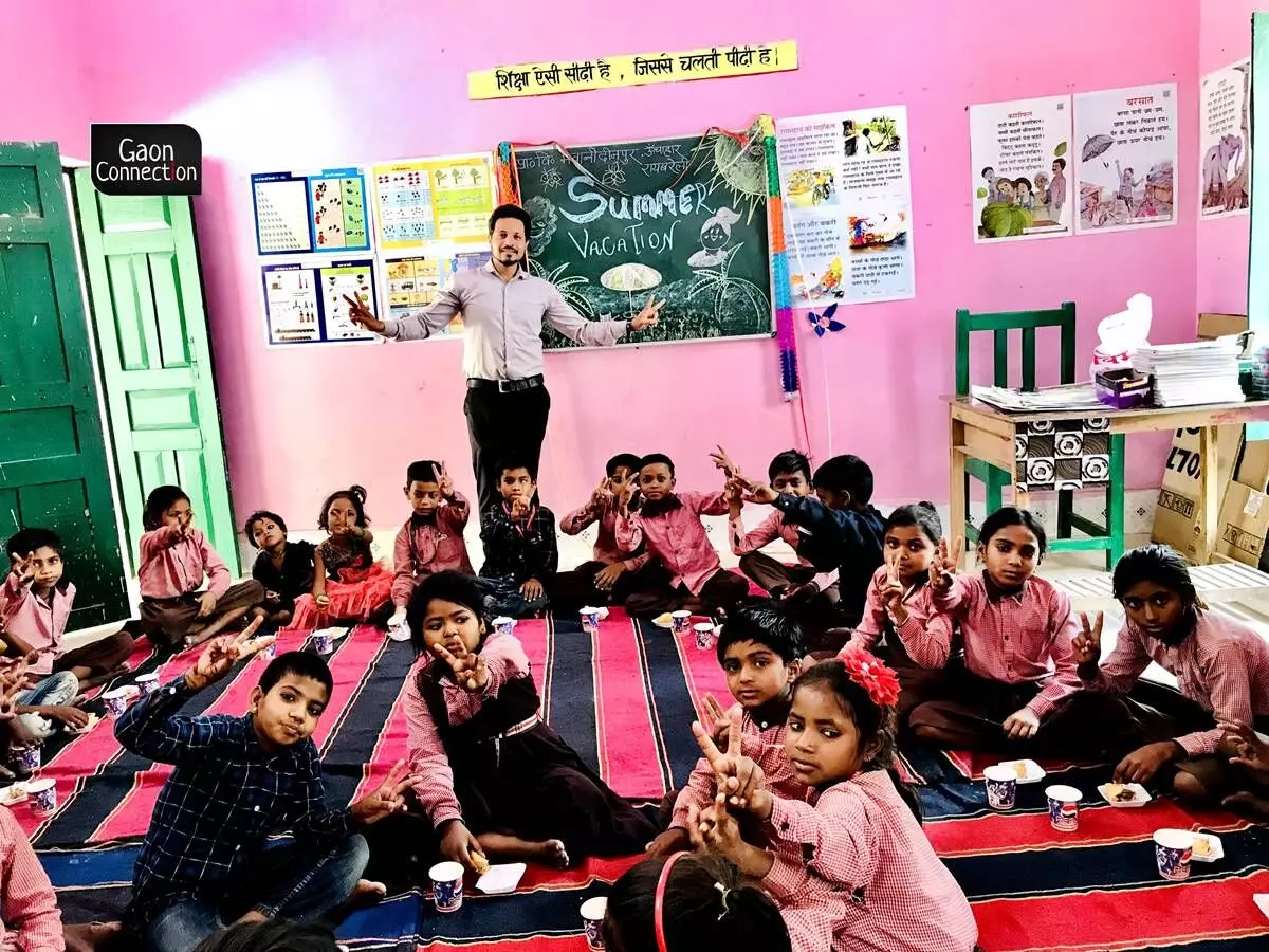 Recently, a video of the children dancing along with their teacher Misra went viral on social media and was greatly appreciated.