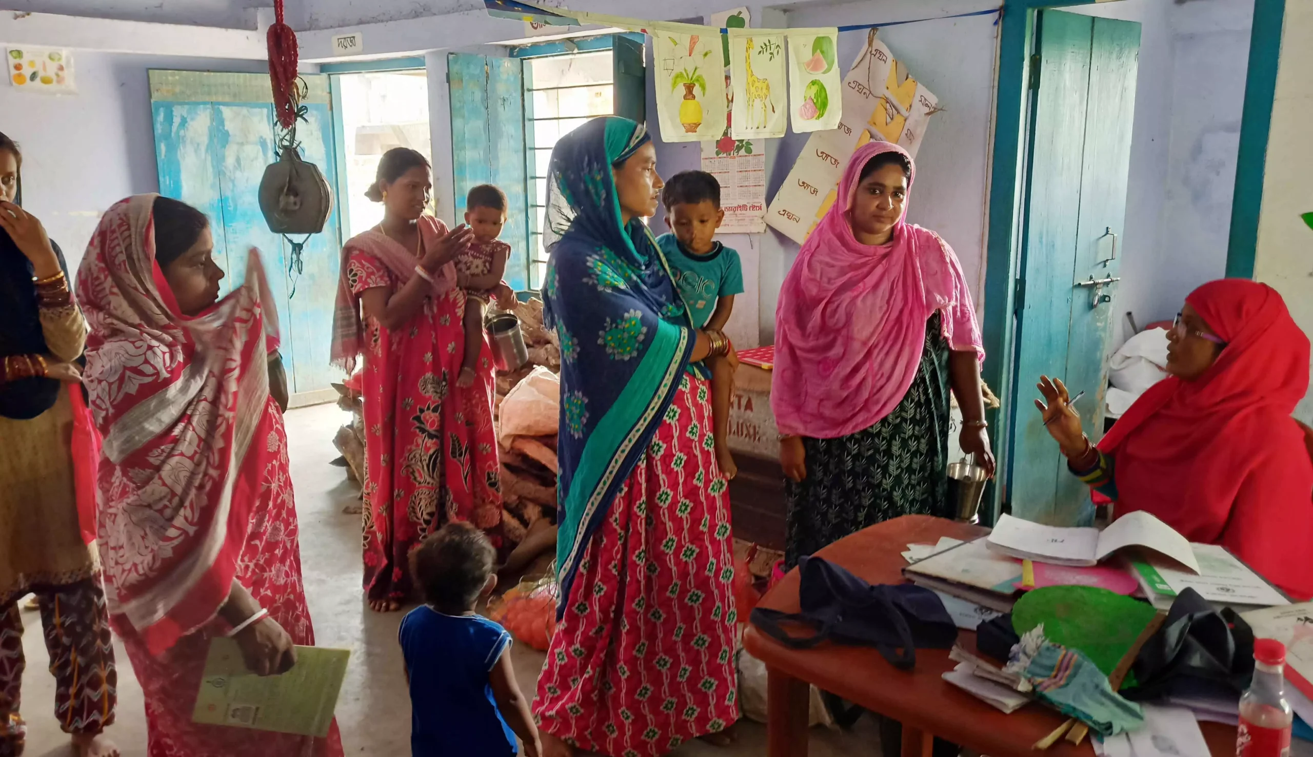 Parents coming to leave their children at the Gopalnagar anganwadi today, were in for an unpleasant shock.There was no cooked meal being served for their kids. 