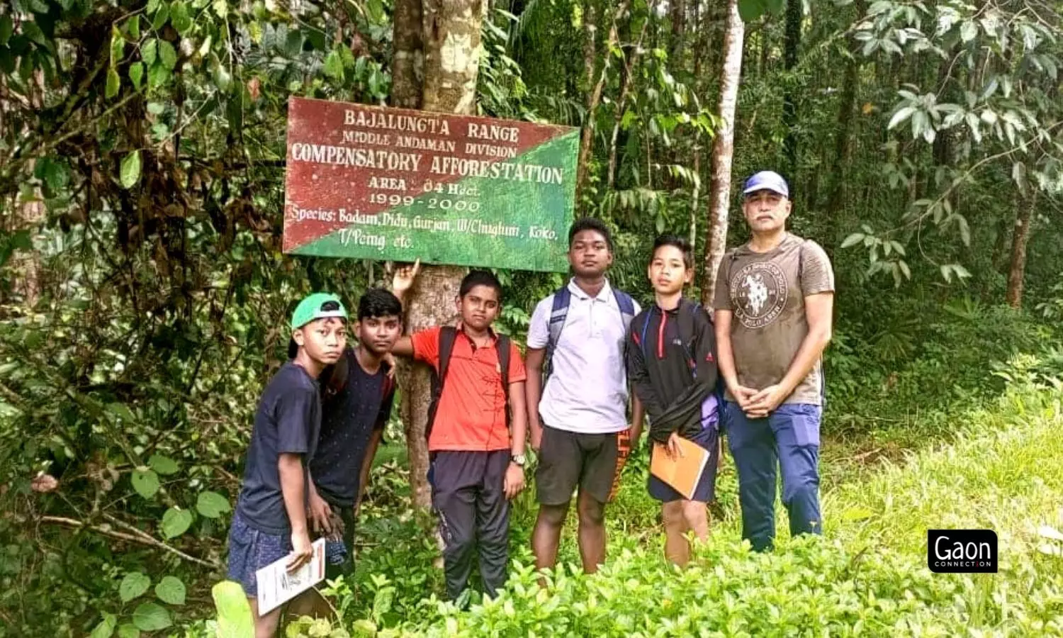 Roy organises open-air classes in the village to reach out to more children and help them develop an interest in science.