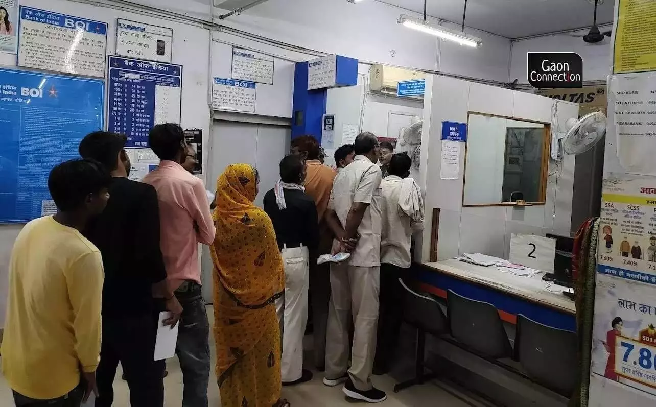 While many of these women are using their PMJDY accounts, they are doing so only to access the benefit transfers they receive from government initiatives. Photo by Pratyaksh Srivastava