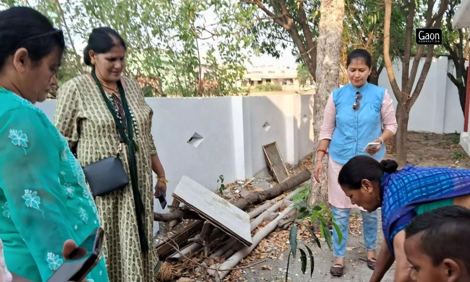 The chores are divided amongst the bainis. We have the responsibility of keeping Haldwani clean, said Bisht. 