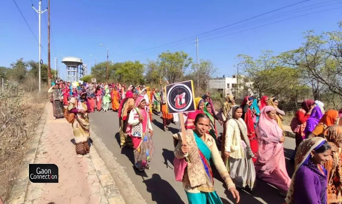 The Lal Chunar volunteers are active in Madhya Pradesh and neighbouring Rajasthan.