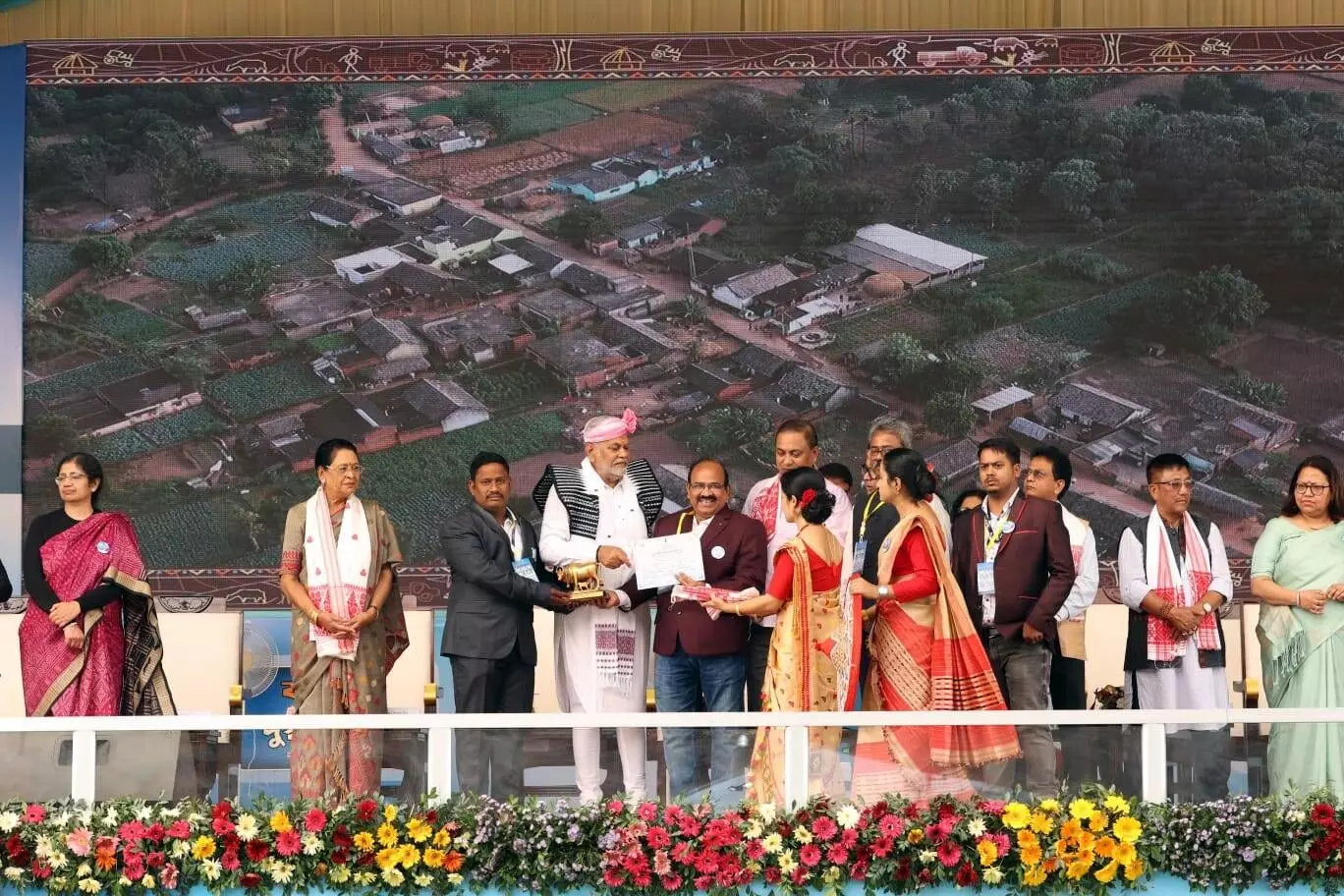 Pradhan bagged the National Gopal Ratna Award as the country’s second best artificial insemination technician, in Guwahati where Purshottam Rupala, Union Minister for Fisheries, Animal Husbandry & Dairying presented the award to him.